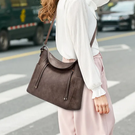 Georgias zeitlose Eleganz | Vintage-Schultertasche