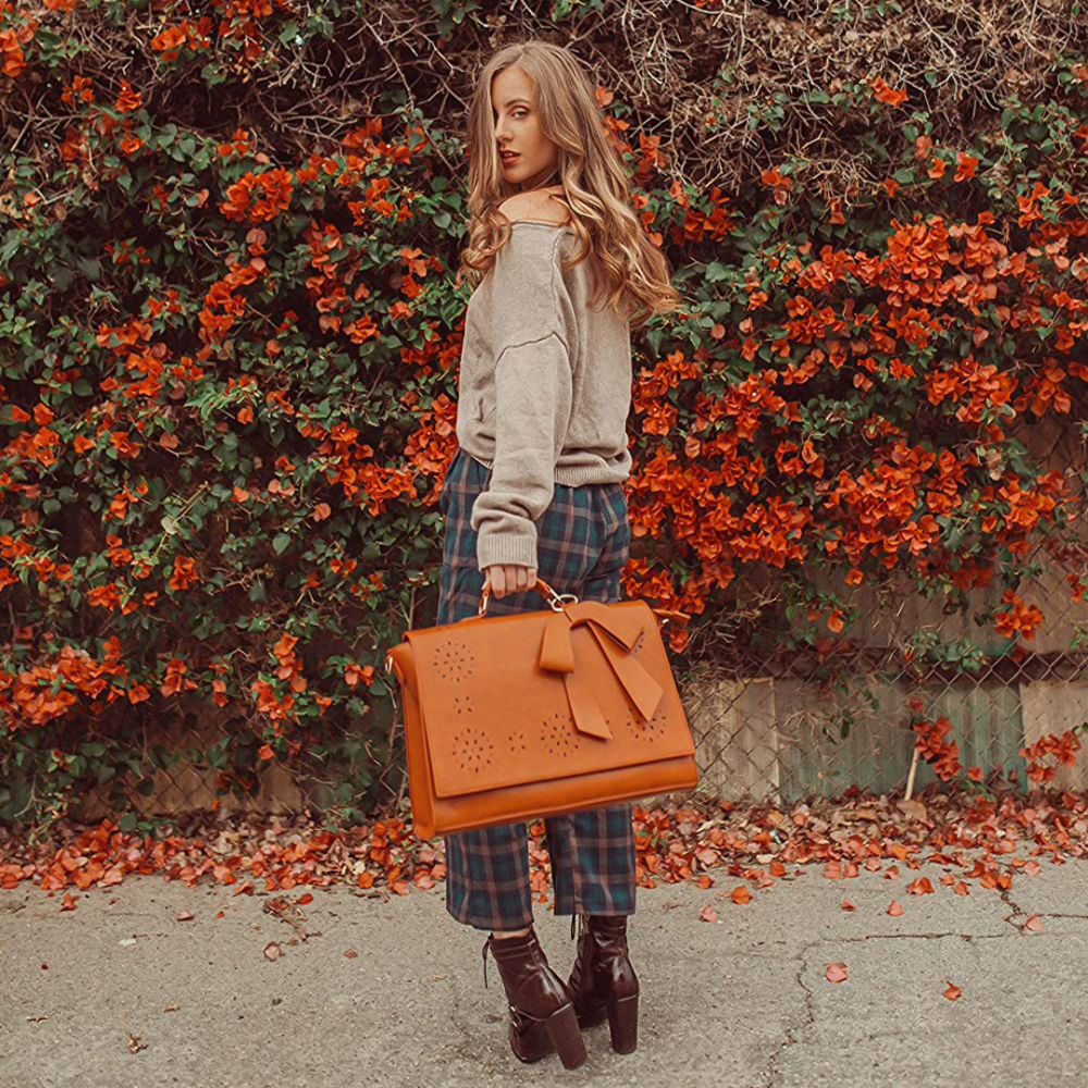 Tasche mit stilvoller Gertrud-Deko
