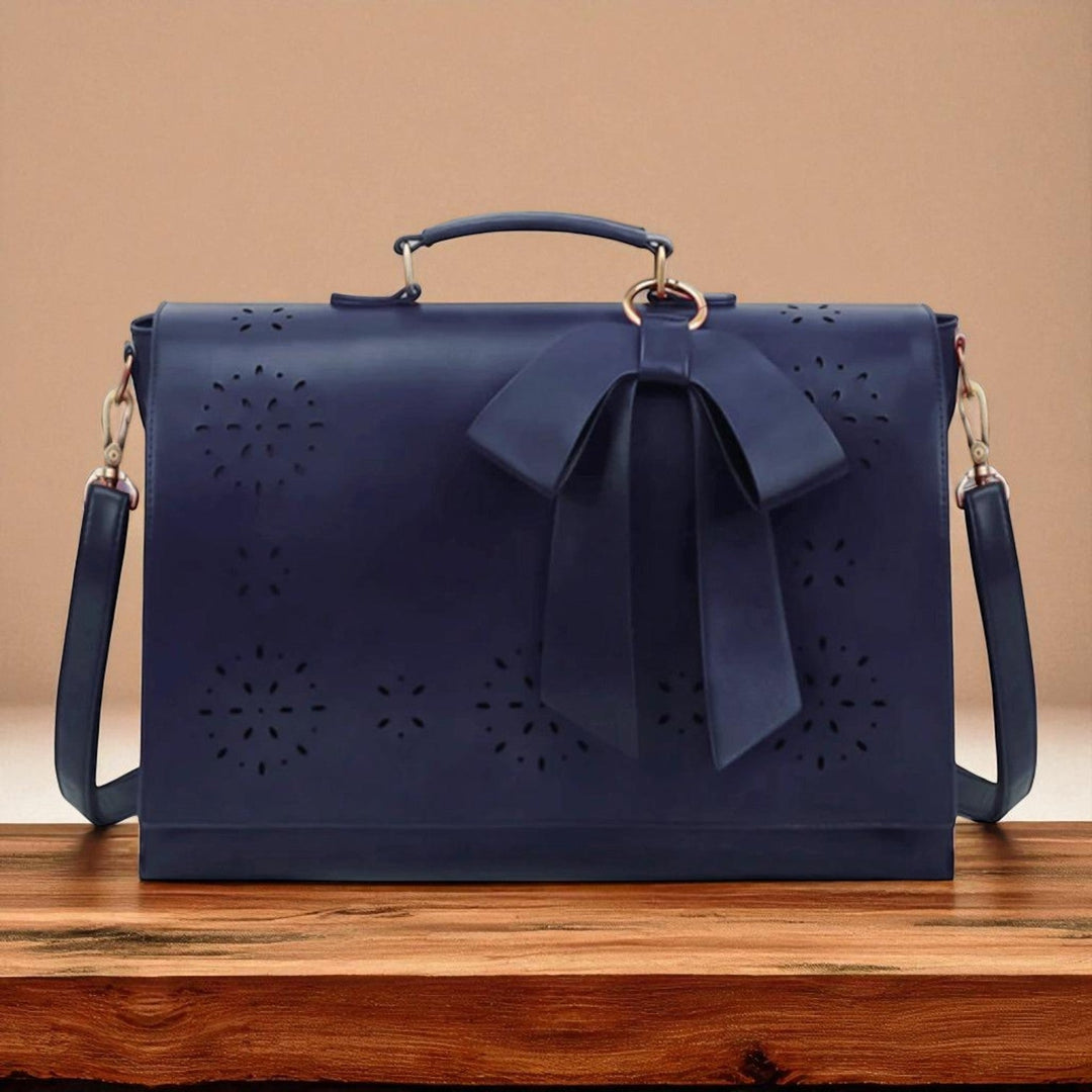 Tasche mit stilvoller Gertrud-Deko